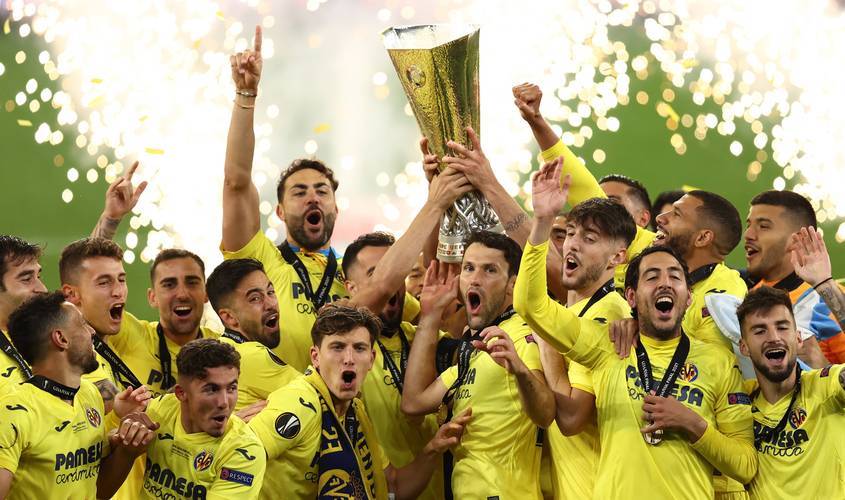 塞维利亚主场困难取胜，守住三分