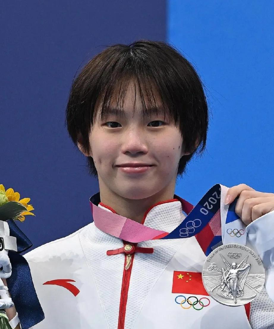 开云体育平台APP-姑娘力挺！竞技体育新星登上领奖台！的简单介绍