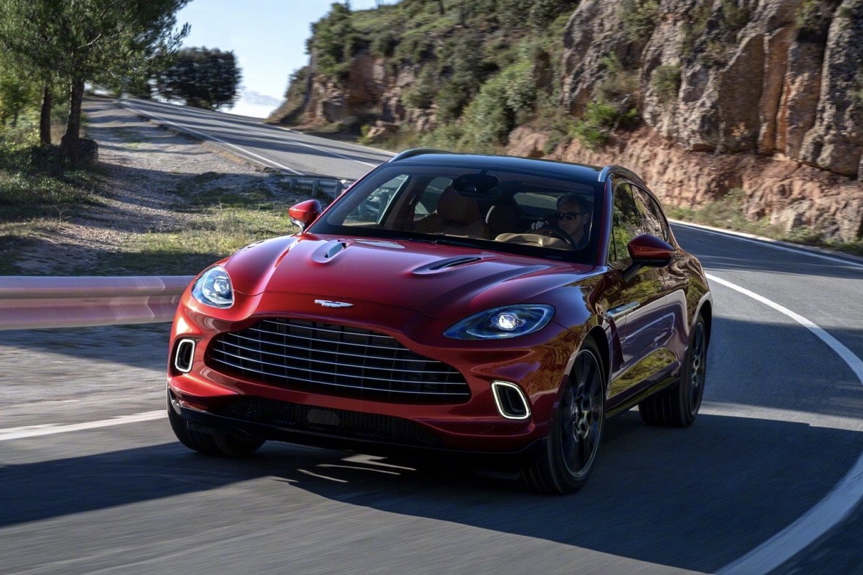 阿斯顿马丁轻取法拉利，皮亚斯特里刷新纪录的简单介绍