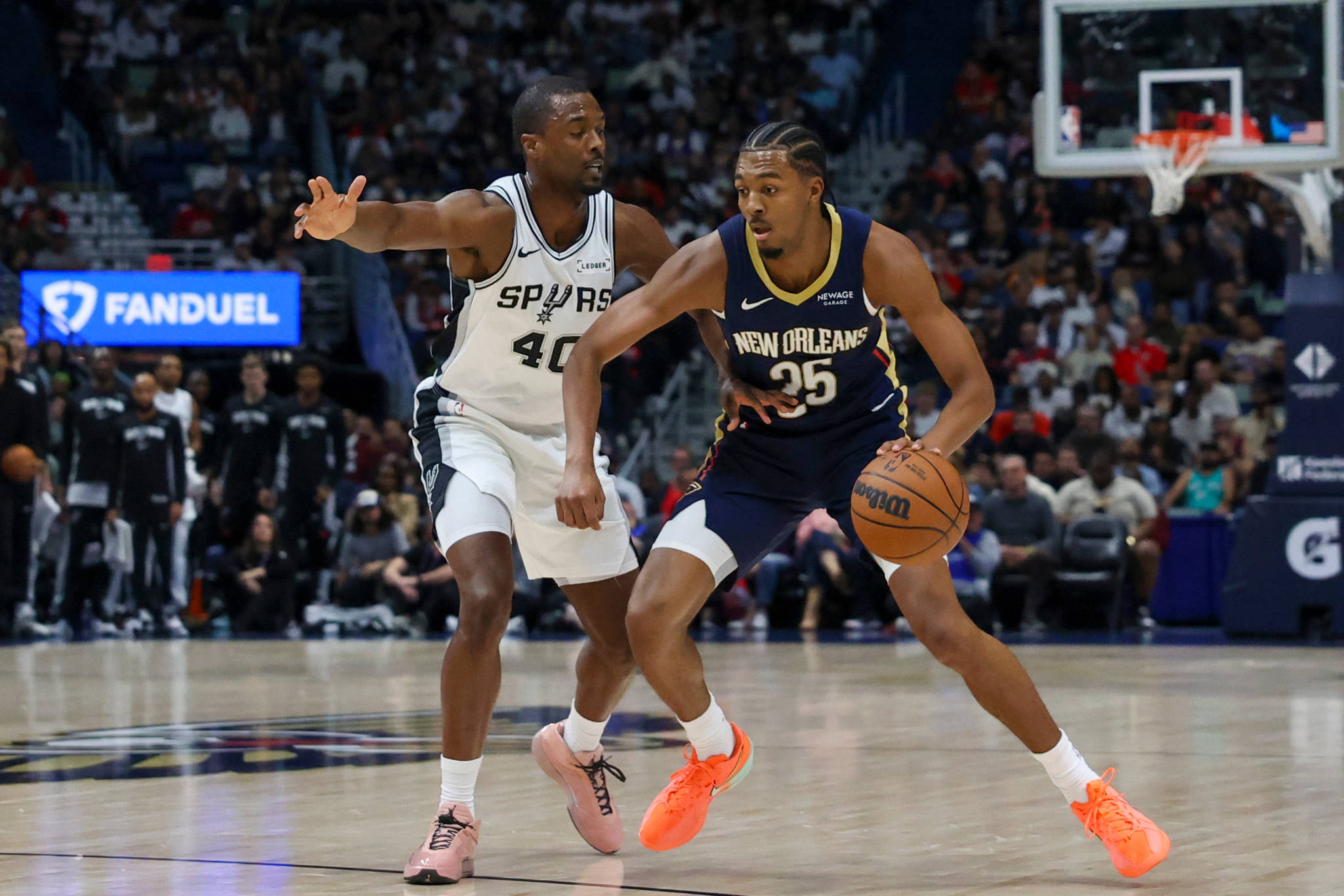 马刺鏖战四川队，浓眉哥扛起全队的简单介绍