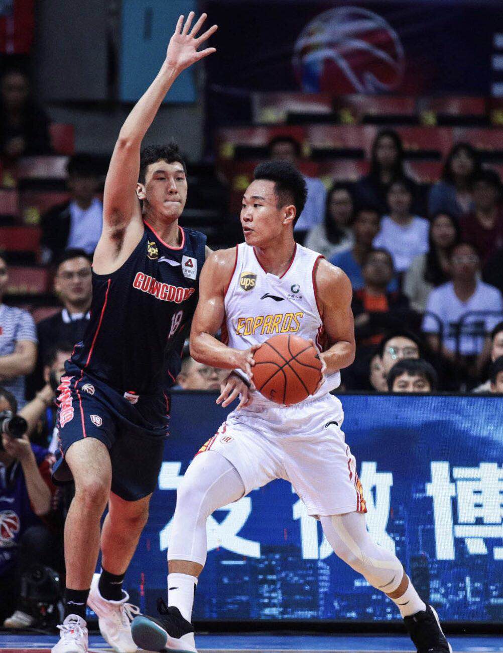 北京队横扫深圳队，易建联统治全场