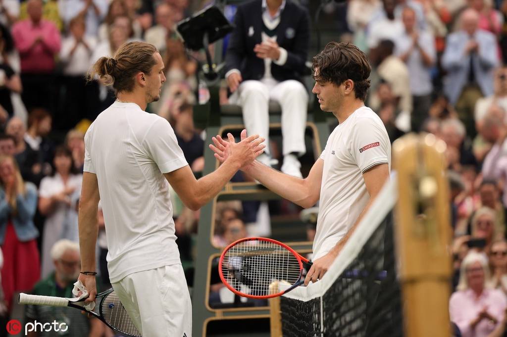 温网险胜联合杯，兹维列夫惊艳四座