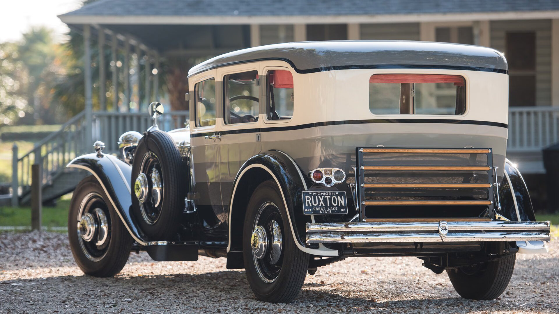 跨时空的篮球传奇，活塞压哨绝杀浙江队与马克西抢七接管比赛的双重震撼