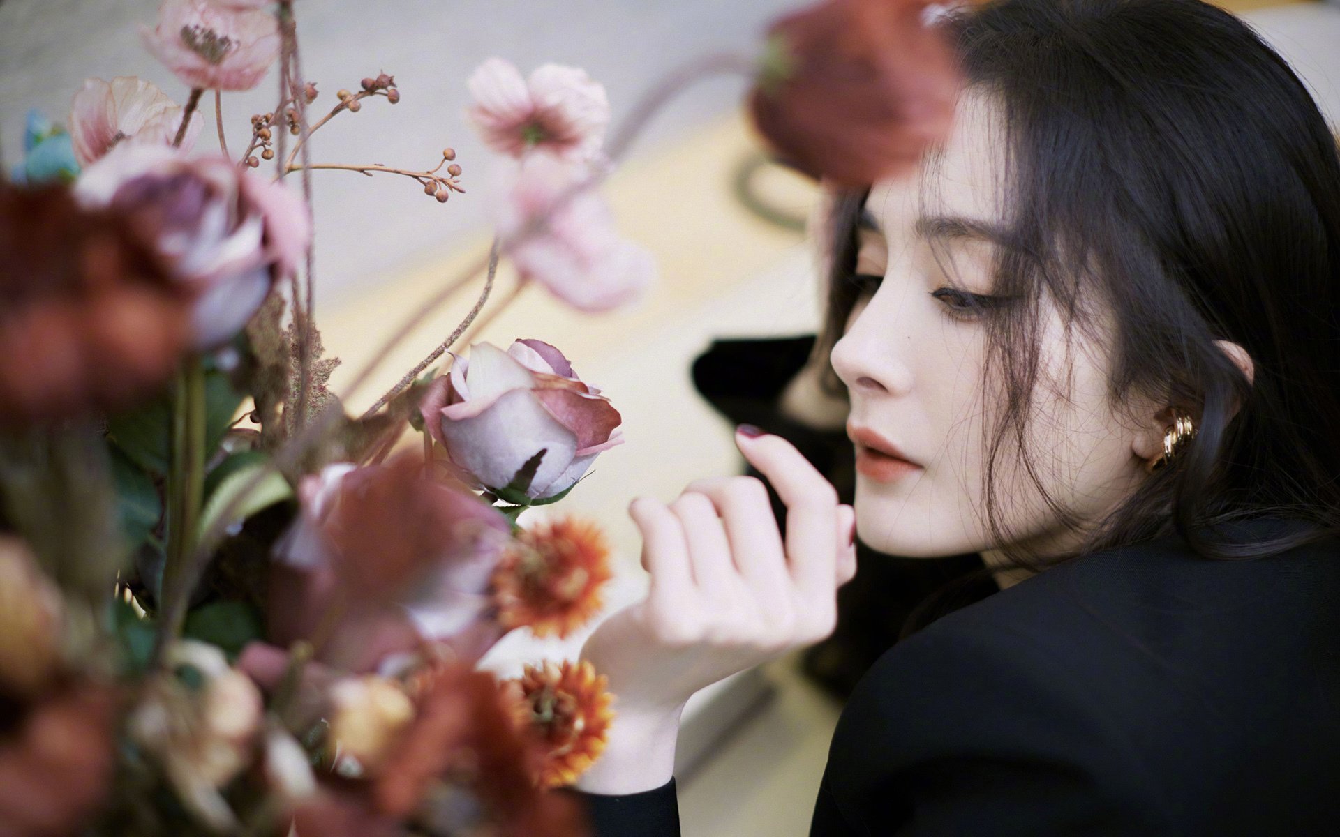 足球无国界,阿坎吉里程碑之夜,见证绿茵场上的文化交融