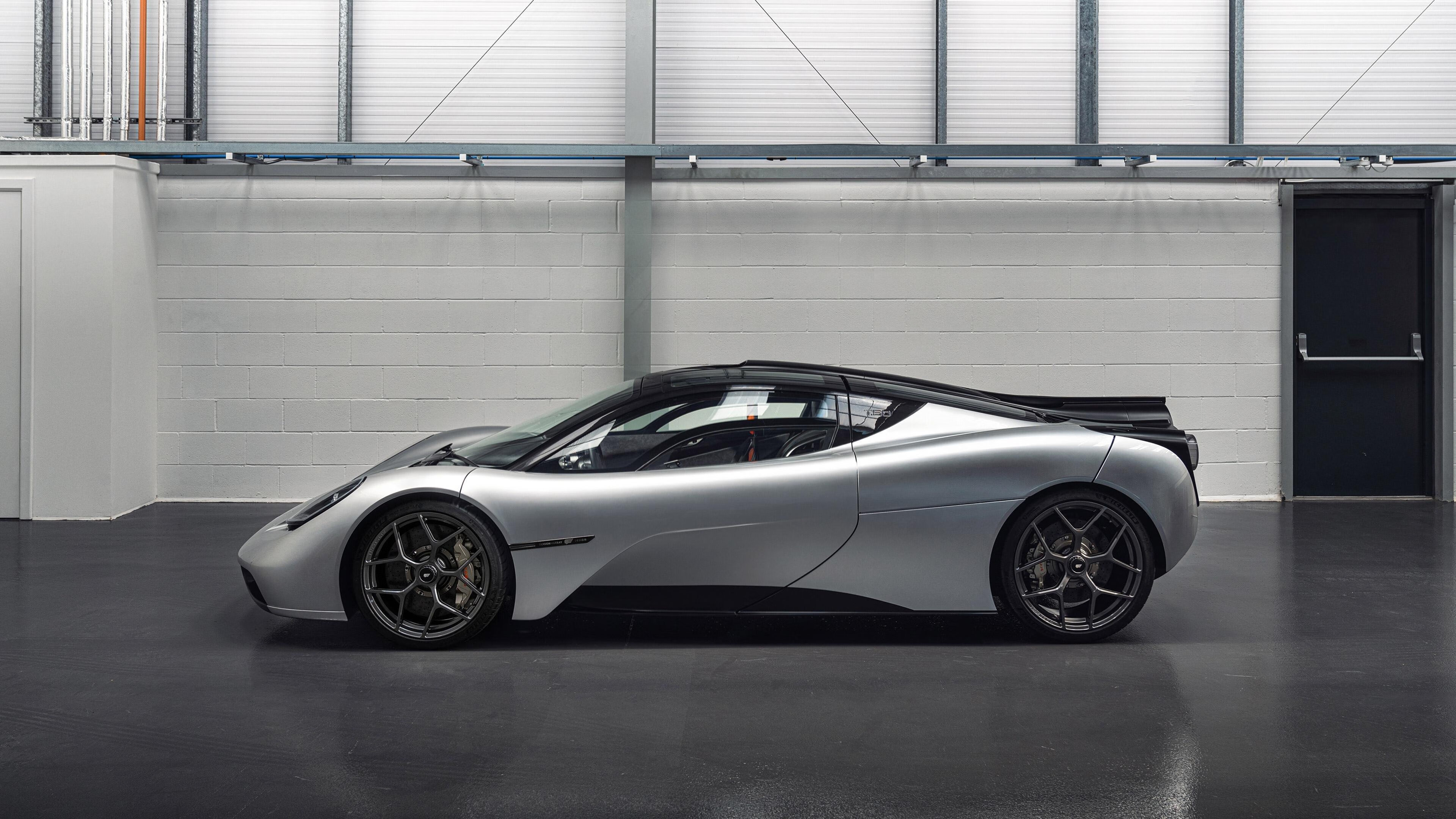 英超争冠焦点战，当瑞典封锁安哥拉